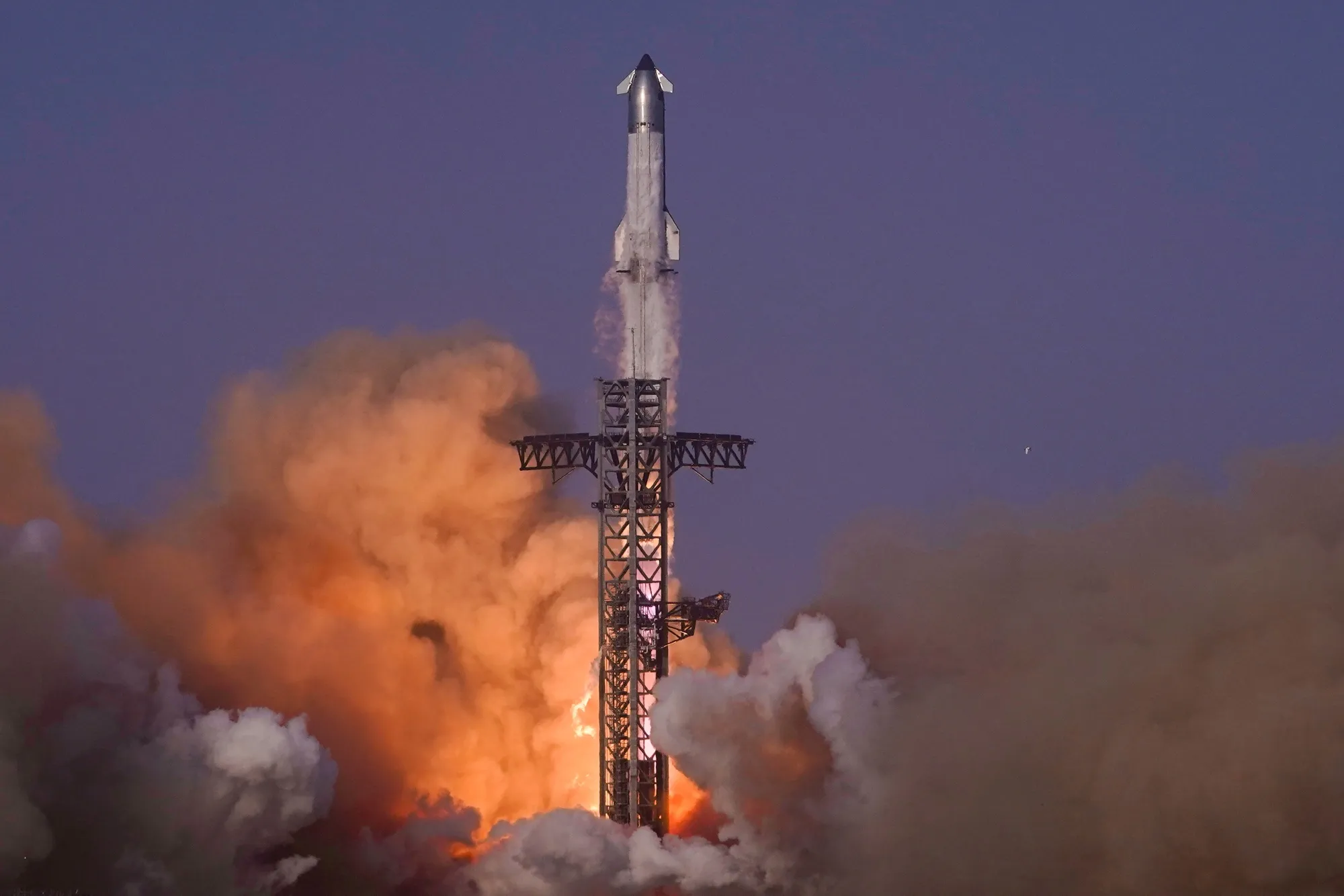 SpaceX вивела на орбіту ще 29 супутників Starlink, розширюючи глобальну мережу зв’язку та змінюючи уявлення про космос